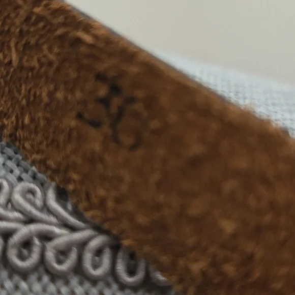 Western-Style Leather Belt featuring  silver-toned conchos & matching buckle - Picture 4 of 10